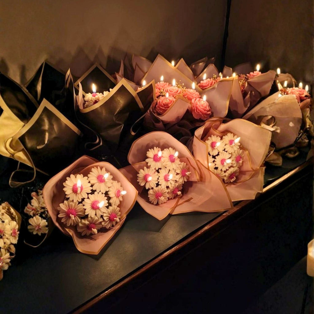 Daisy Glow Bouquet Candle by Suryatra