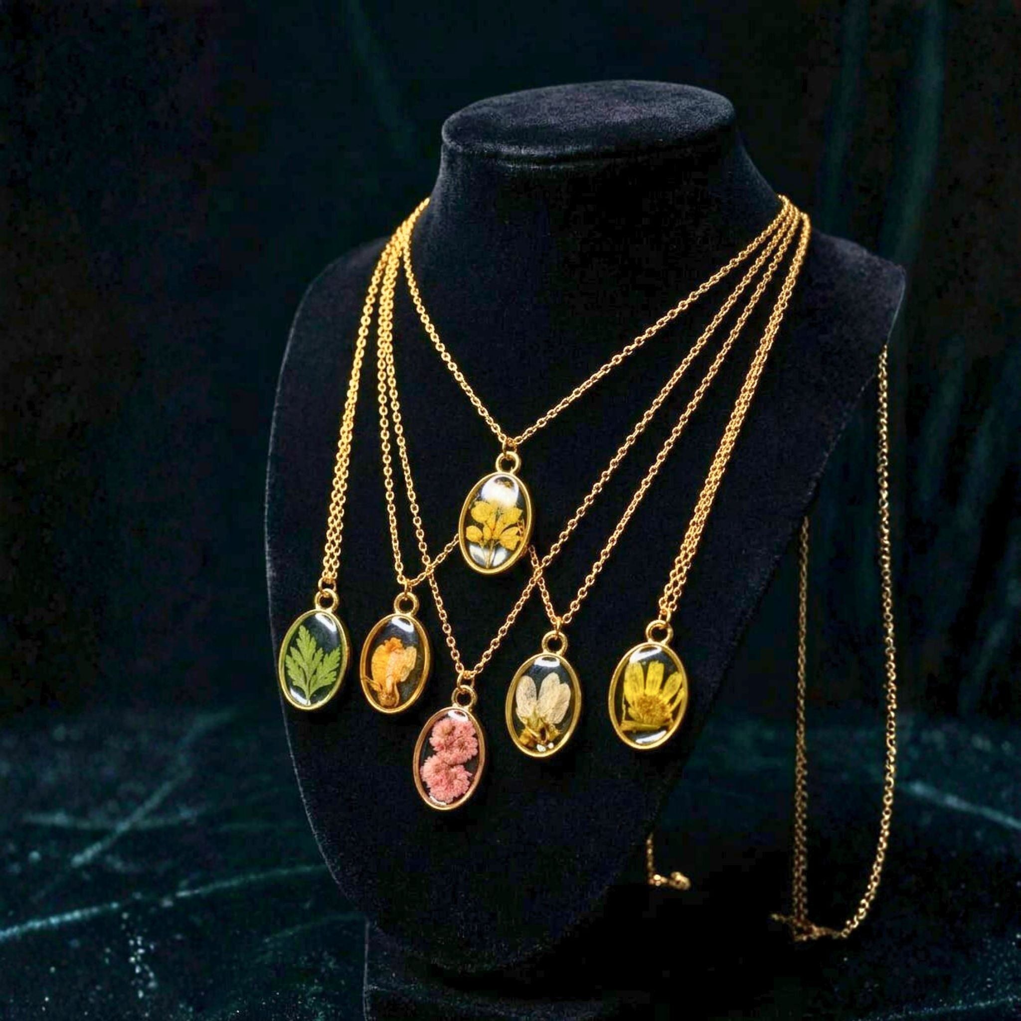 The Vintage-Vignette Ovals by Suryatra